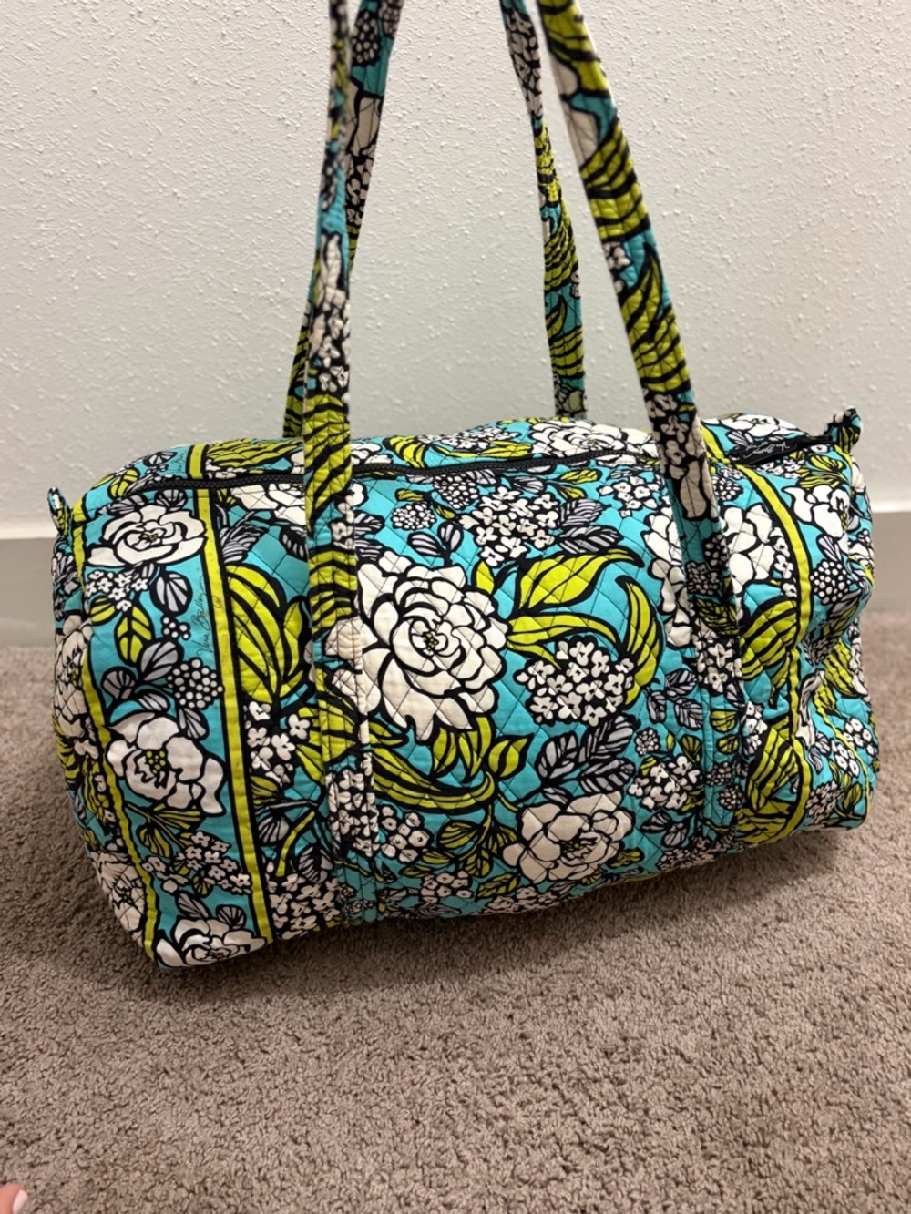RETIRED PATTERN: Island Blooms Vera Bradley Original Large Travel Duffel - Picture 2 of 10